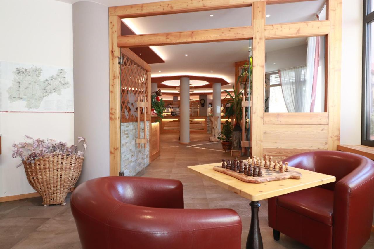 Alpen Garten Hotel Margherita Rumo Exterior photo